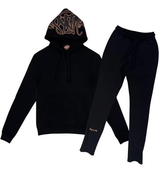 Syna World Logo Tracksuit
Black/Rose Gold